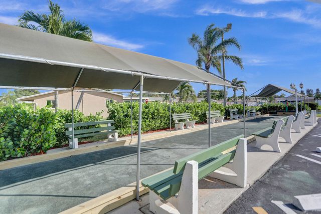 2704 Knight Lane, Delray Beach, FL 33445