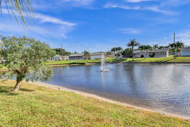 2704 Knight Lane, Delray Beach, FL 33445