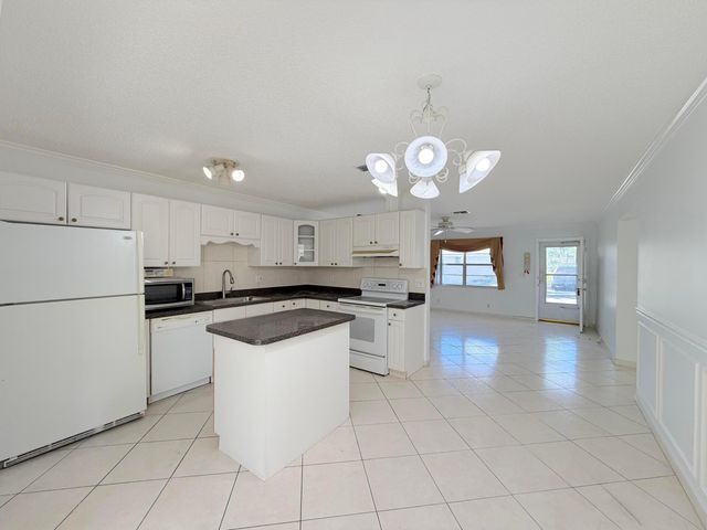 2704 Knight Lane, Delray Beach, FL 33445