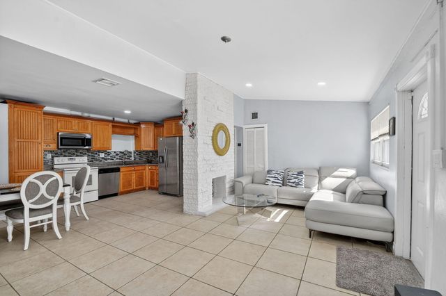 4559 Cole Street, West Palm Beach, FL 33417