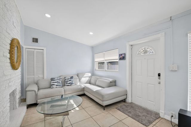 4559 Cole Street, West Palm Beach, FL 33417