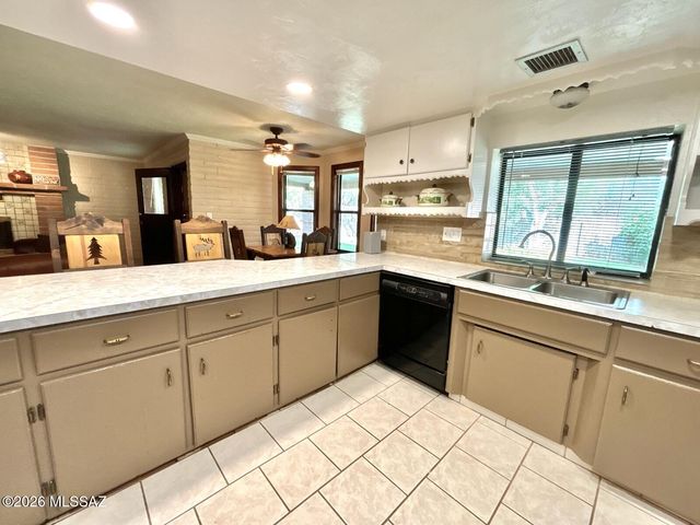8520 N Aspen Avenue, Tucson, AZ 85704