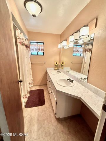 8520 N Aspen Avenue, Tucson, AZ 85704