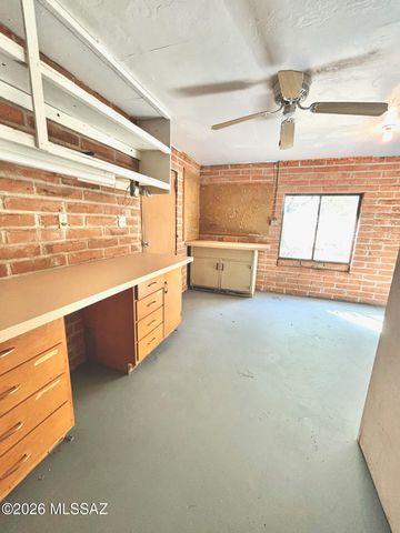 8520 N Aspen Avenue, Tucson, AZ 85704