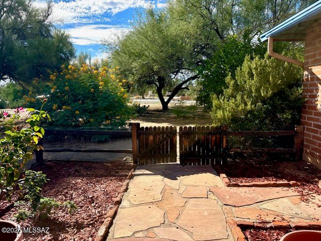 8520 N Aspen Avenue, Tucson, AZ 85704