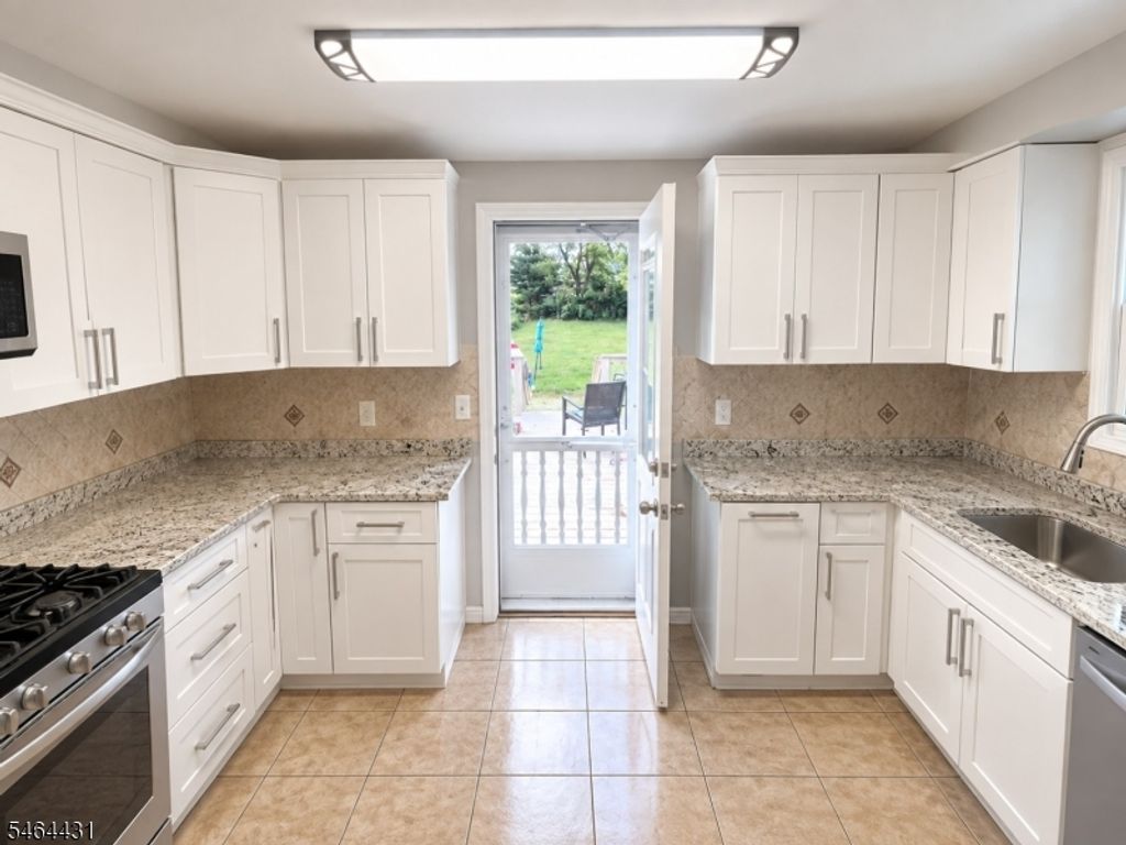 78 Midland Ave, Fair Lawn Boro, NJ 07410 — photo 4