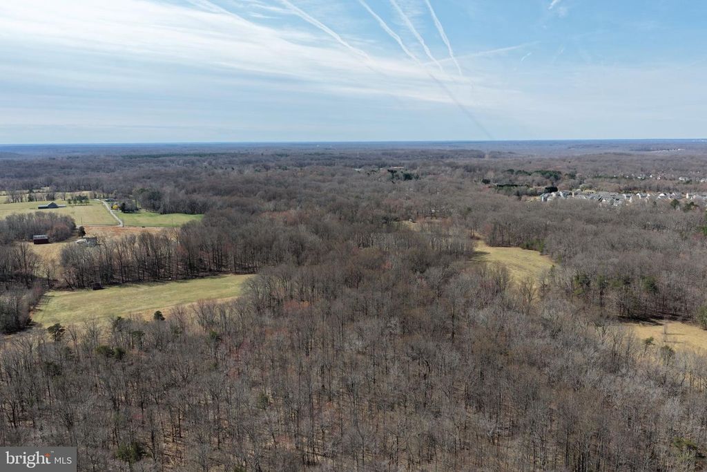 Image 11 of property listing at 8710 BILLINGSLEY RD, White Plains, MD 20695