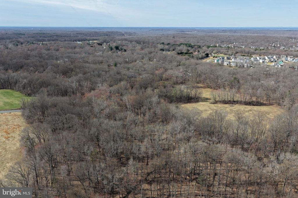 Image 12 of property listing at 8710 BILLINGSLEY RD, White Plains, MD 20695