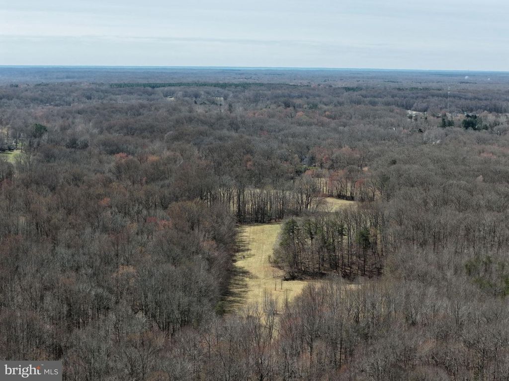 Image 15 of property listing at 8710 BILLINGSLEY RD, White Plains, MD 20695