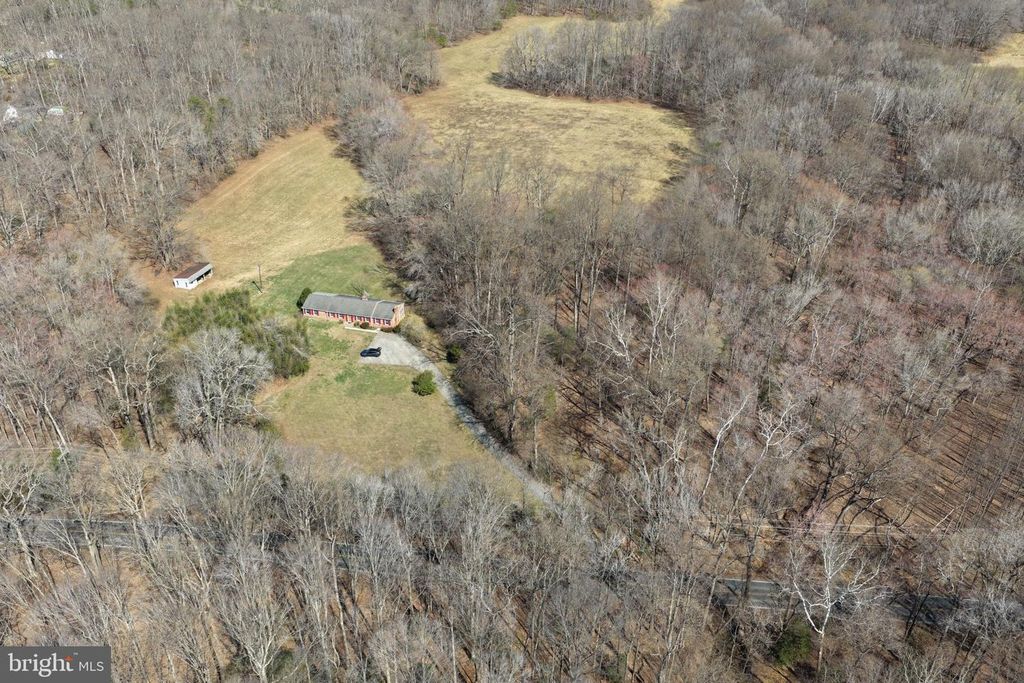 Image 7 of property listing at 8710 BILLINGSLEY RD, White Plains, MD 20695