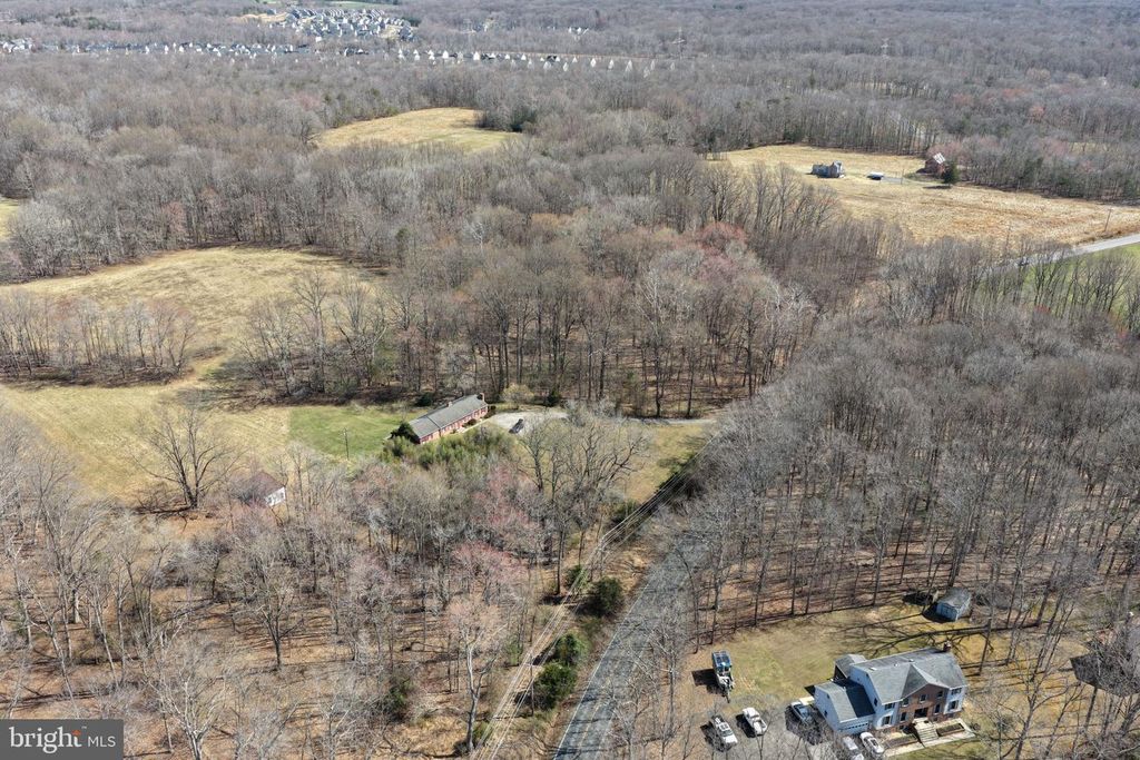 Image 8 of property listing at 8710 BILLINGSLEY RD, White Plains, MD 20695