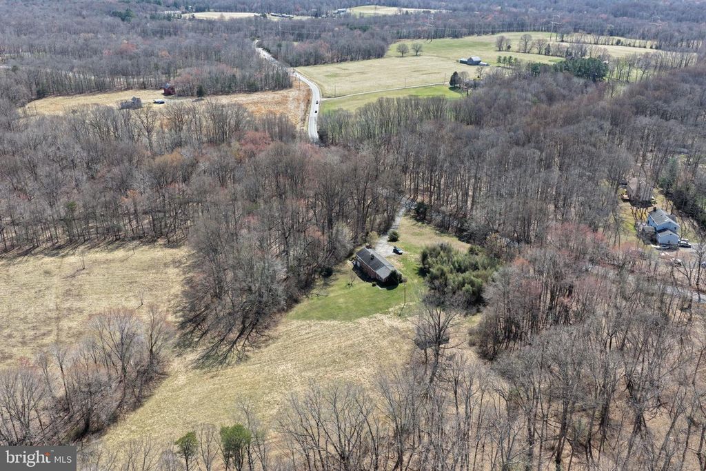 Image 9 of property listing at 8710 BILLINGSLEY RD, White Plains, MD 20695