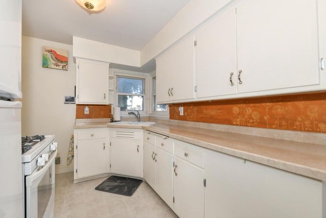 1117 S 107th STREET, West Allis, WI 53214