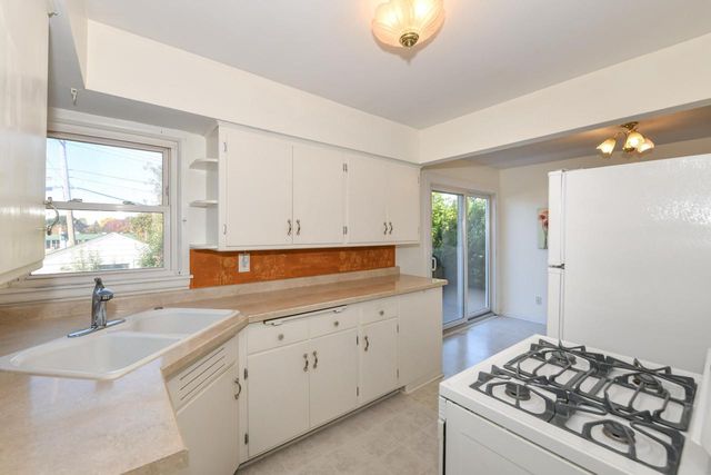 1117 S 107th STREET, West Allis, WI 53214