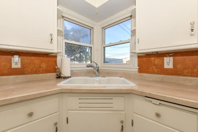 1117 S 107th STREET, West Allis, WI 53214