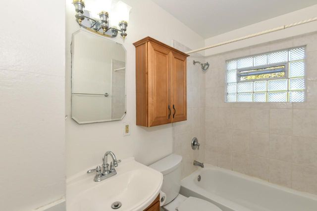 1117 S 107th STREET, West Allis, WI 53214
