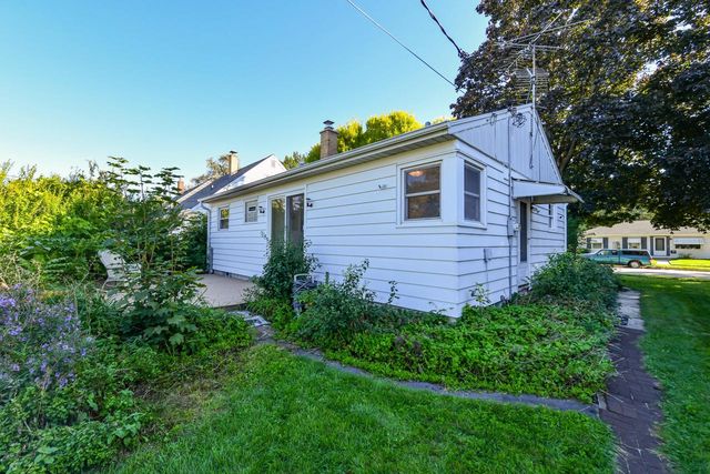 1117 S 107th STREET, West Allis, WI 53214