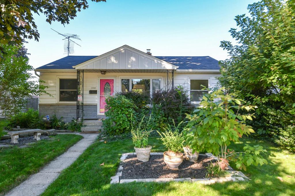 1117 S 107th STREET, West Allis, WI 53214