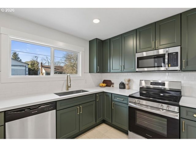 8736 N HAVEN Ave, Portland, OR 97203