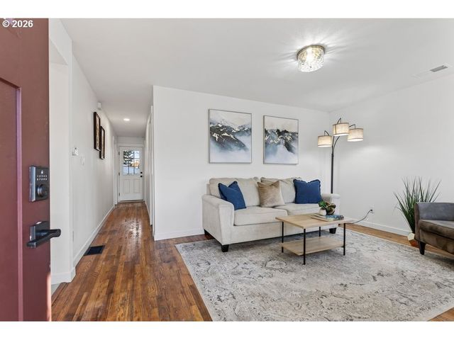 8736 N HAVEN Ave, Portland, OR 97203