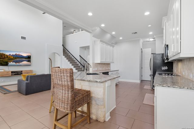 229 bee caves, Cibolo, TX 78108