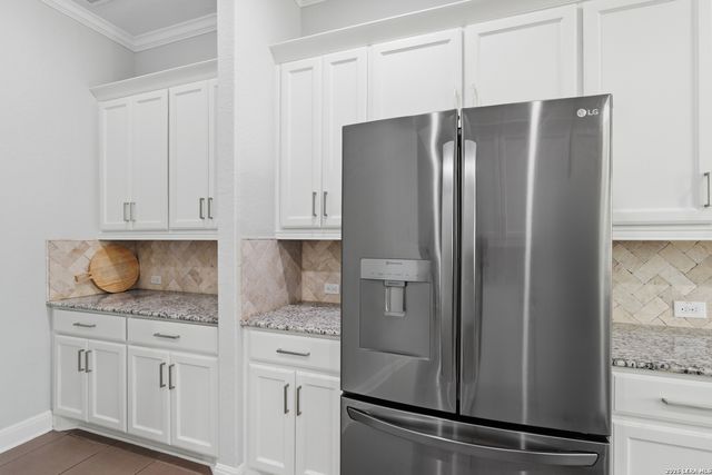 229 bee caves, Cibolo, TX 78108