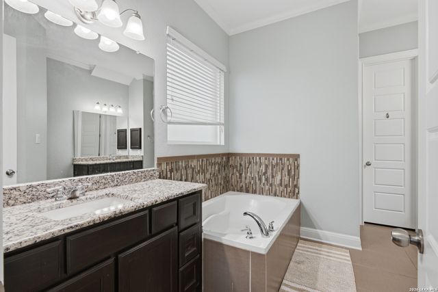 229 bee caves, Cibolo, TX 78108