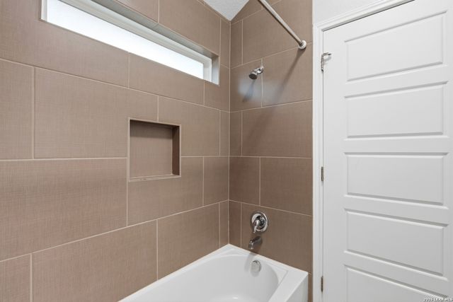 229 bee caves, Cibolo, TX 78108