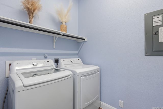 229 bee caves, Cibolo, TX 78108