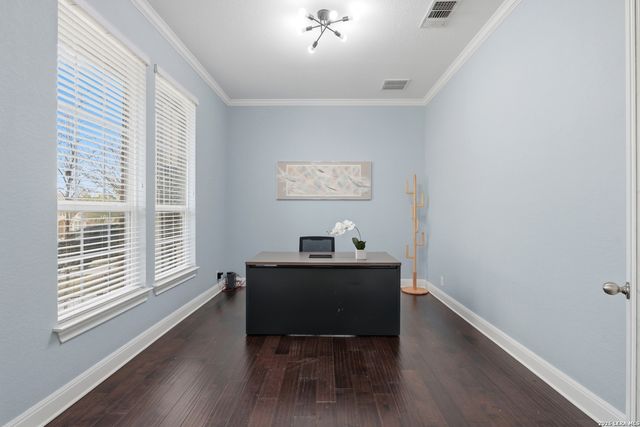 229 bee caves, Cibolo, TX 78108