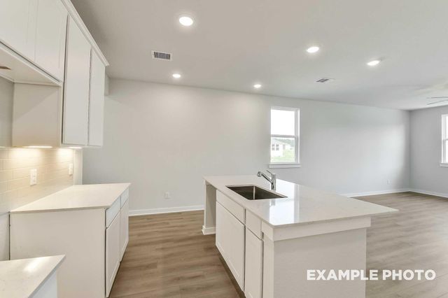2116 S Canopy Crossing Circle, Conroe, TX 77301