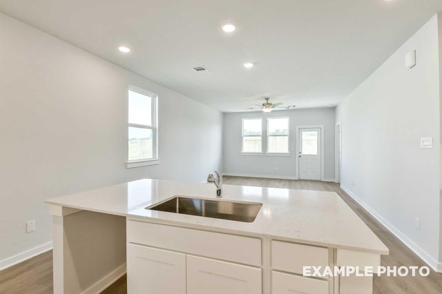 2116 S Canopy Crossing Circle, Conroe, TX 77301