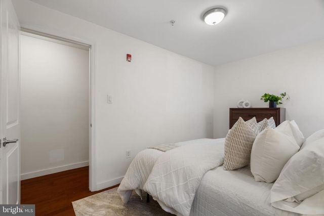 802 N 16TH ST, Philadelphia, PA 19130
