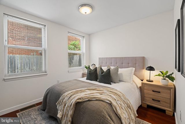 802 N 16TH ST, Philadelphia, PA 19130