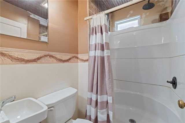 971 Thompson Ave, Donora, PA 15033