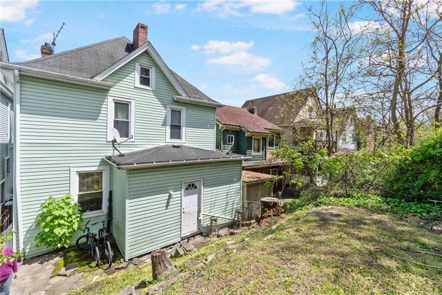 971 Thompson Ave, Donora, PA 15033