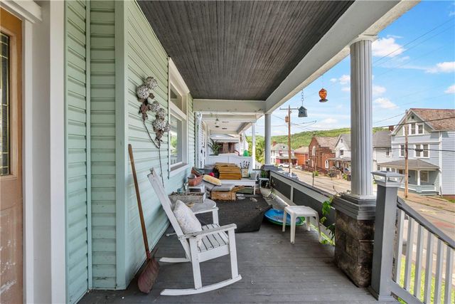 971 Thompson Ave, Donora, PA 15033