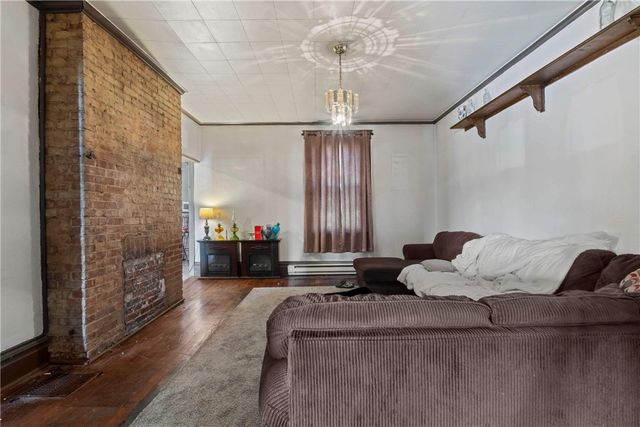 971 Thompson Ave, Donora, PA 15033