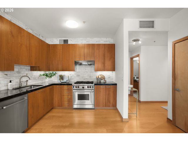 1130 Nw 12TH Ave 502, Portland, OR 97209