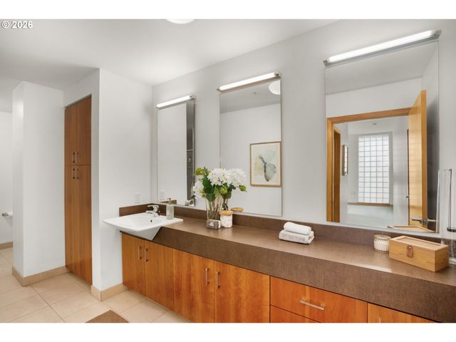 1130 Nw 12TH Ave 502, Portland, OR 97209