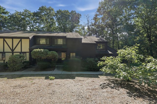 109 Highwood Drive 109, Franklin, MA 02038