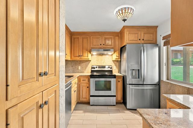 109 Highwood Drive 109, Franklin, MA 02038