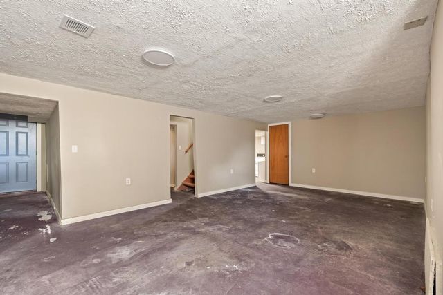 180 BENNETT Avenue, Council Bluffs, IA 51503