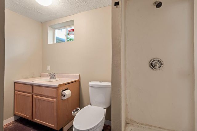 180 BENNETT Avenue, Council Bluffs, IA 51503