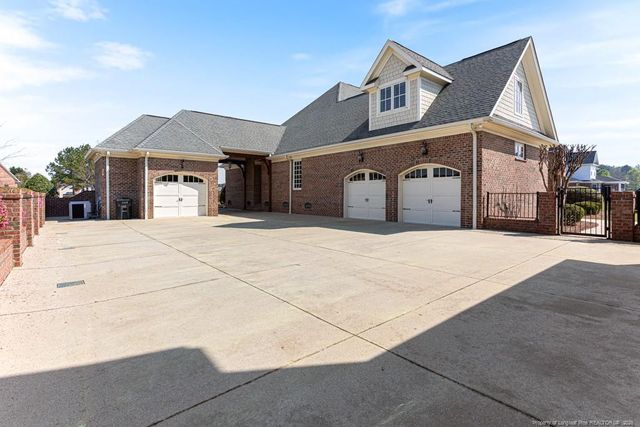 4150 Willowgate Drive, Fayetteville, NC 28312