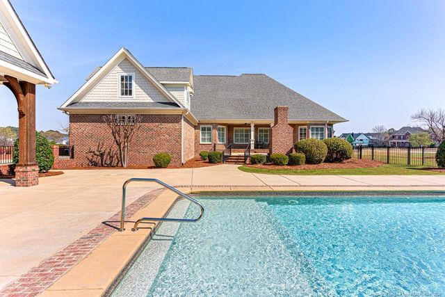 4150 Willowgate Drive, Fayetteville, NC 28312