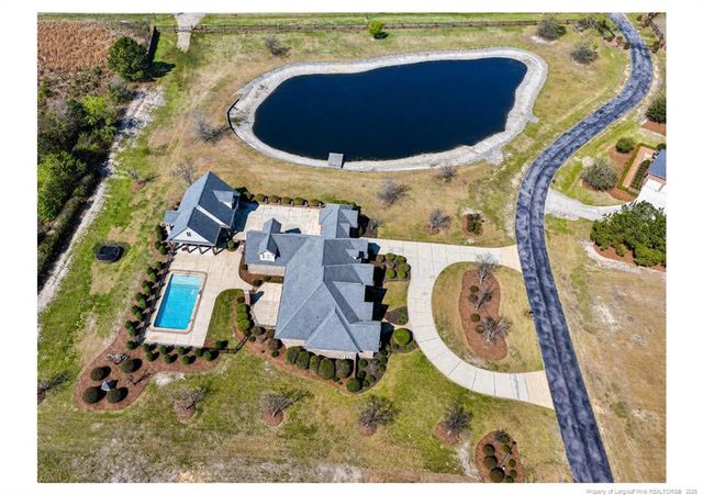 4150 Willowgate Drive, Fayetteville, NC 28312