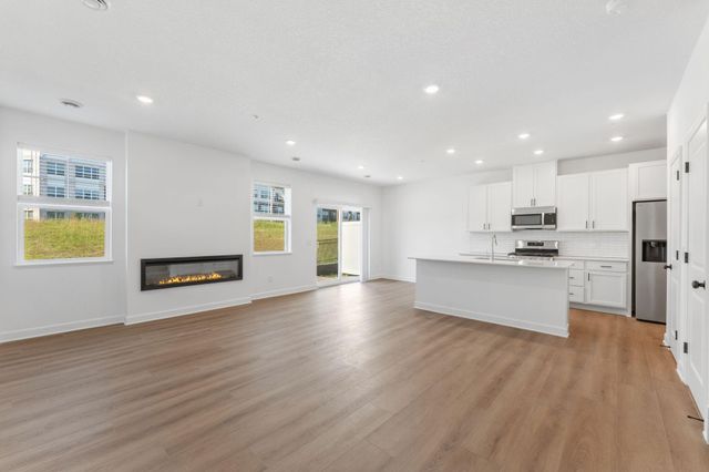 4050 Hayward Avenue N, Oakdale, MN 55128
