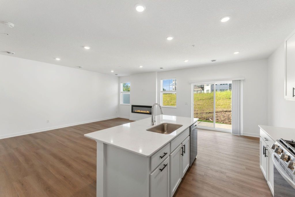 4050 Hayward Avenue N, Oakdale, MN 55128 — photo 5