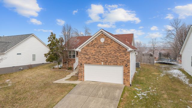 1006 Secretariat Dr, Mount Juliet, TN 37122